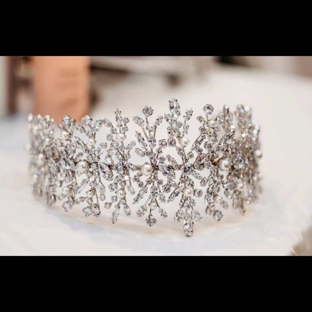 Bridal headpiece, worn once, perfect condition. Swarovski crystals